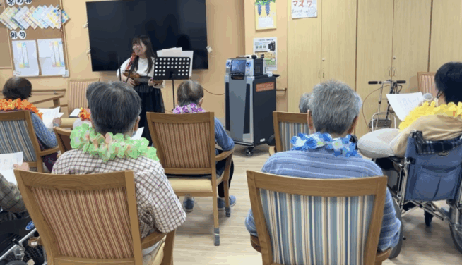 アートチーム講師イベント「ウクレレ音楽会」印西舞姫ケアセンターそよ風